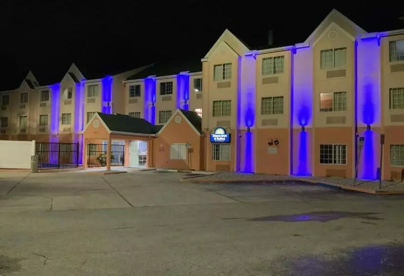 Otel Days Inn & Suites By Wyndham Tampa / Raymond James Stadium