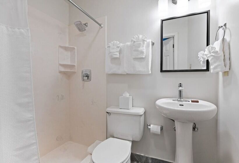 فندق Historic Streetcar Inn