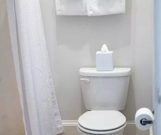 Отель Historic Streetcar Inn