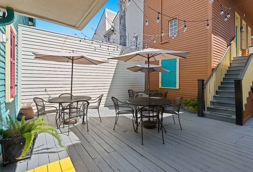 فندق Historic Streetcar Inn