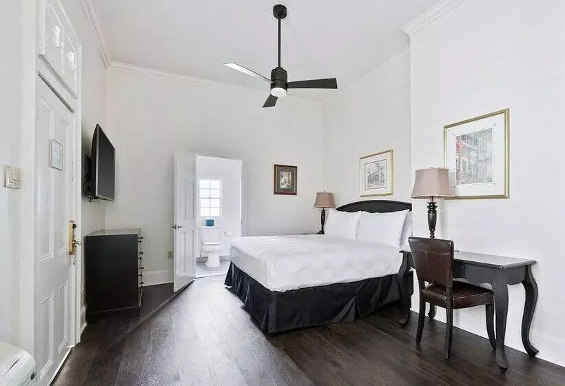 Отель Historic Streetcar Inn