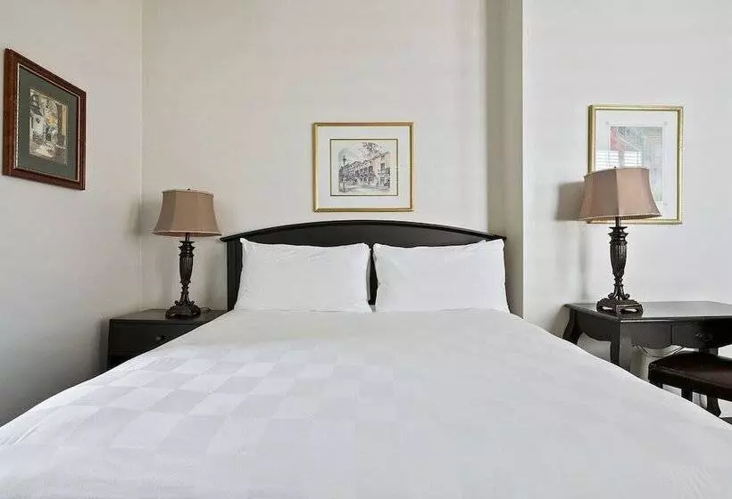 Отель Historic Streetcar Inn