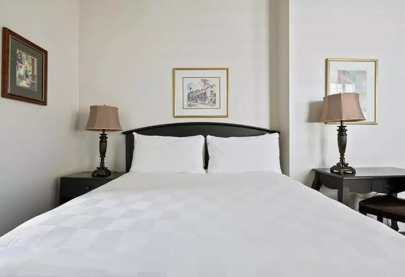 Отель Historic Streetcar Inn