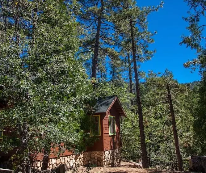 هتل Idyllwild Inn