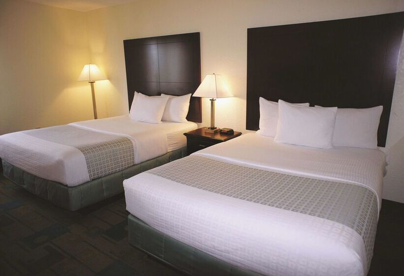 هتل La Quinta By Wyndham Boston Somerville