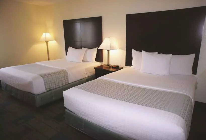 Отель La Quinta By Wyndham Boston Somerville