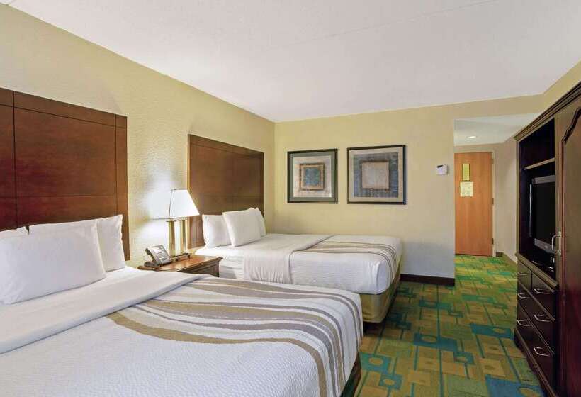 هتل La Quinta By Wyndham Boston Somerville