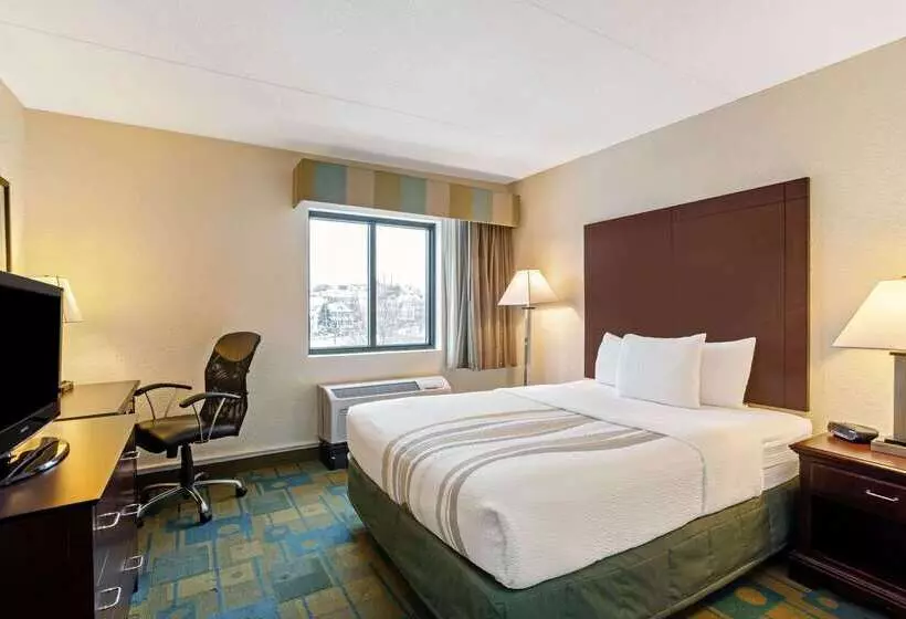 Отель La Quinta By Wyndham Boston Somerville