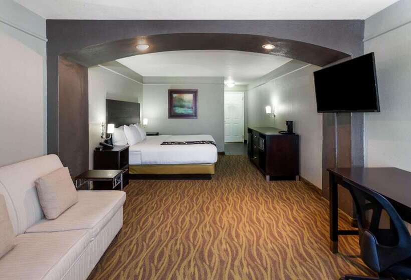 Hotelli La Quinta By Wyndham Laredo Airport