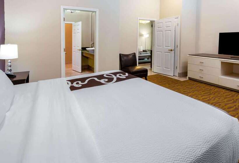 Hotelli La Quinta By Wyndham Laredo Airport