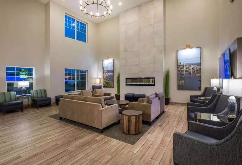 Отель La Quinta By Wyndham Newport