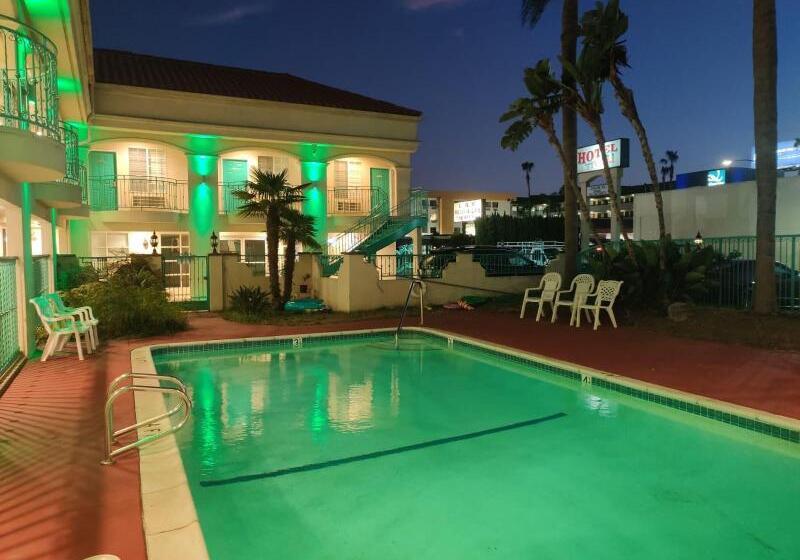 هتل Lyfe Inn & Suites By Aga Lax Airport