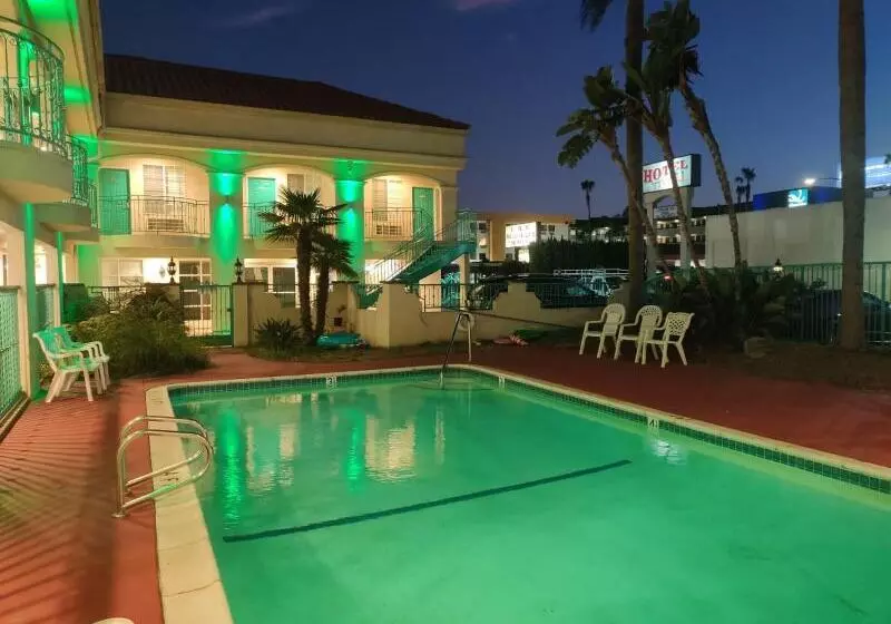 ホテル Lyfe Inn & Suites By Aga  Lax Airport