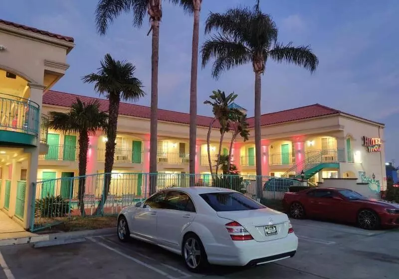 ホテル Lyfe Inn & Suites By Aga  Lax Airport