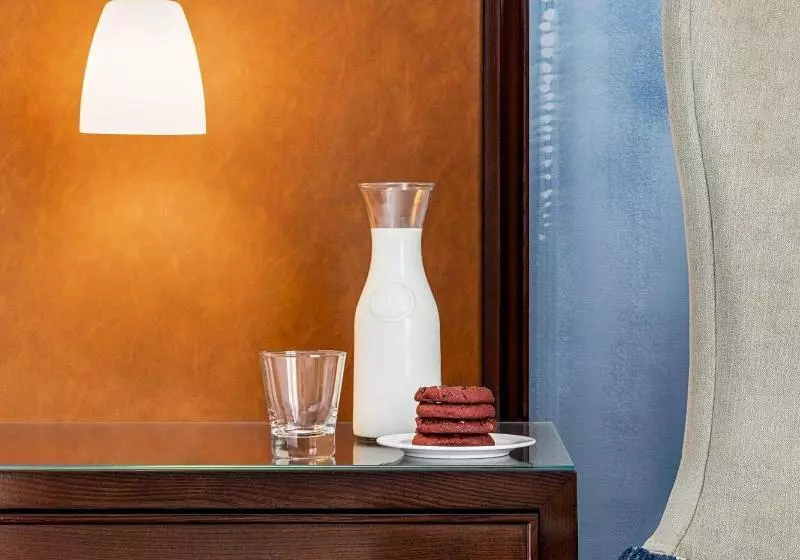 Magnolia Hotel Houston, A Tribute Portfolio