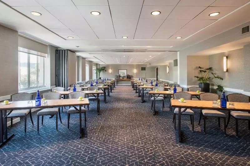 Magnolia Hotel Houston, A Tribute Portfolio