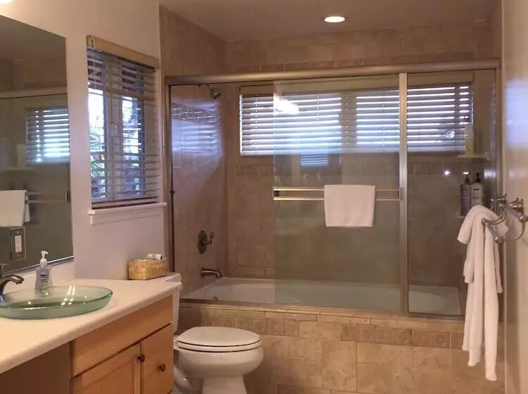 هتل Maui Garden Oasis