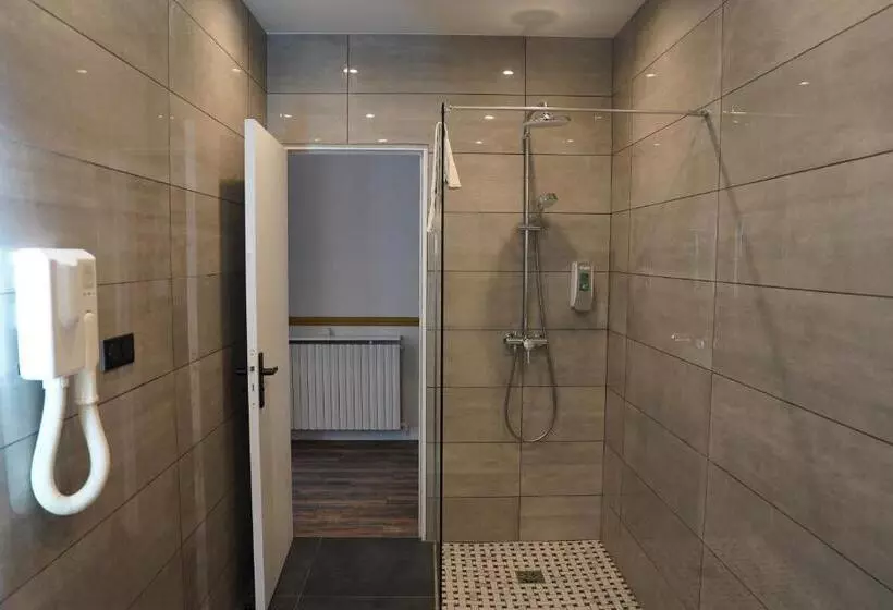 ホテル Montpensier