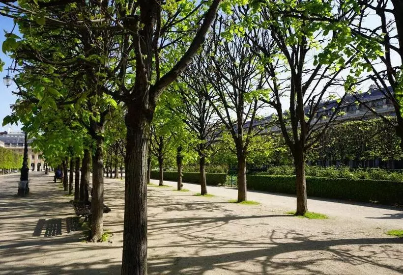 ホテル Montpensier