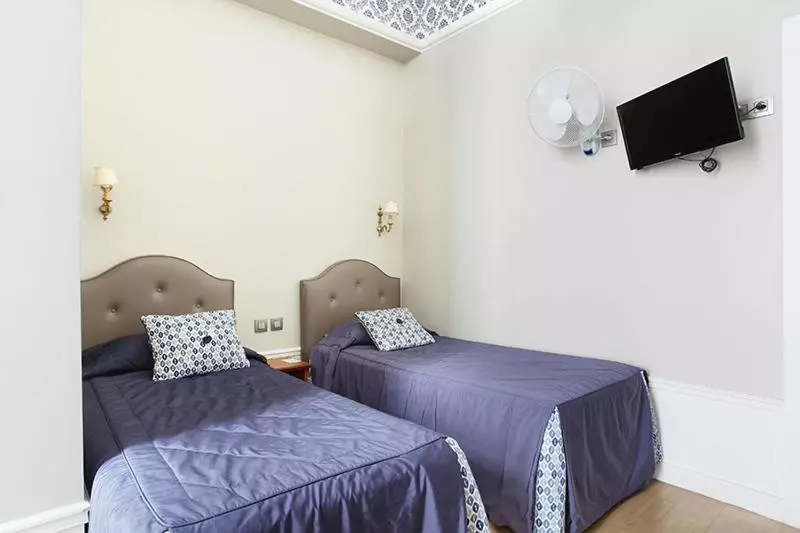 ホテル Montpensier