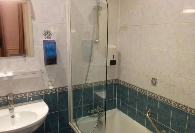 ホテル Montpensier