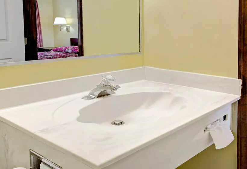 فندق Knights Inn Mt. Gilead