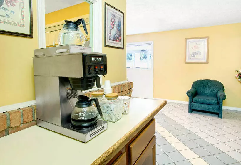 فندق Knights Inn Mt. Gilead