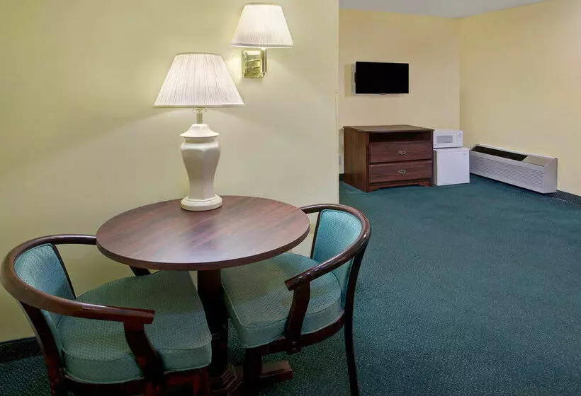 فندق Knights Inn Mt. Gilead