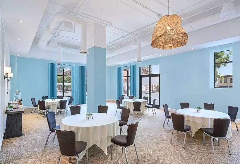 Margaritaville Hotel San Diego Gaslamp Quarter