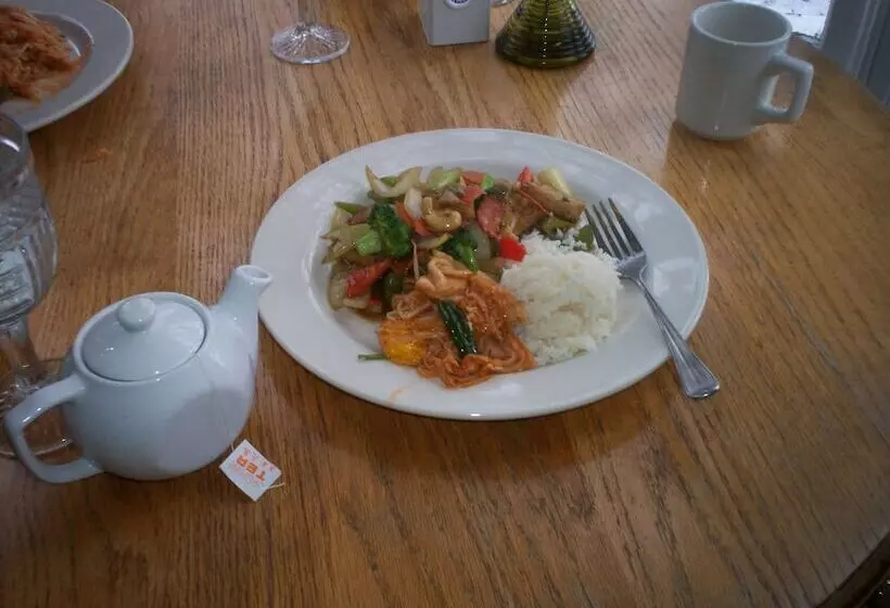 هتل The Inn At Penn Cove