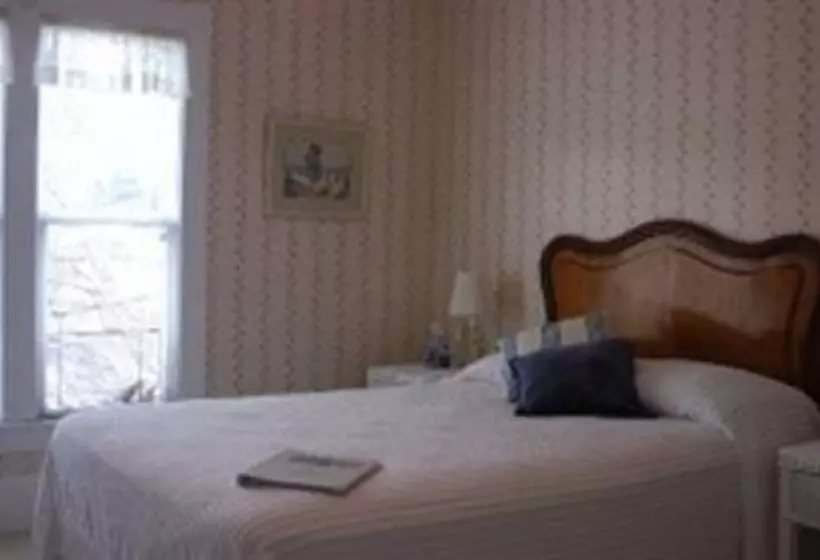 هتل The Inn At Penn Cove