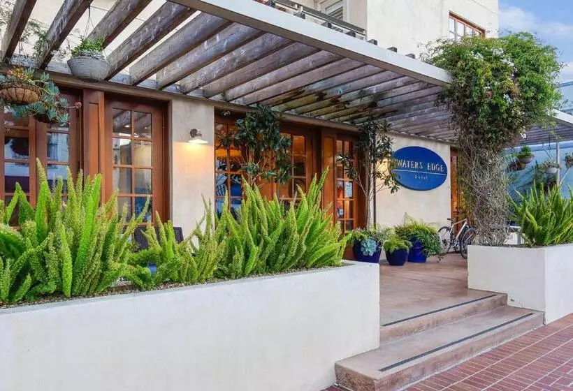 فندق Waters Edge