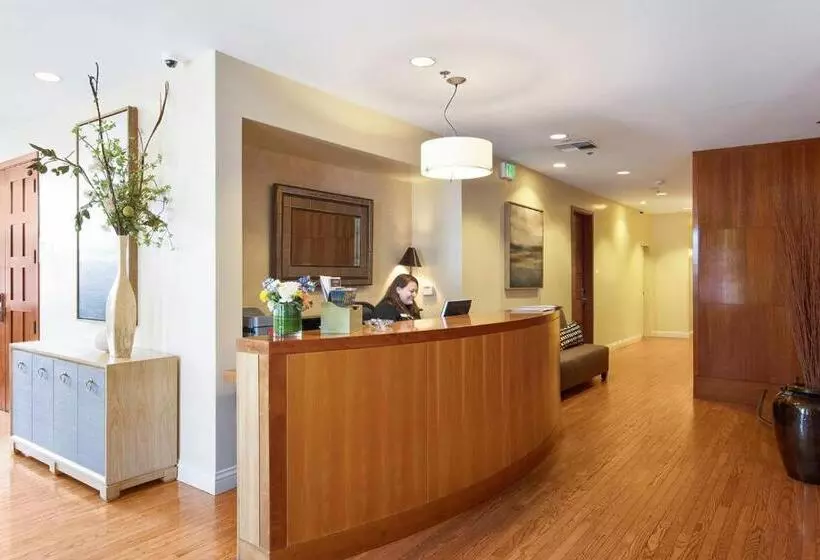 فندق Waters Edge