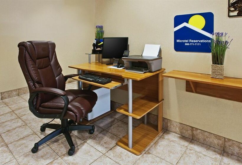 Microtel Inn & Suites Brunswick-North