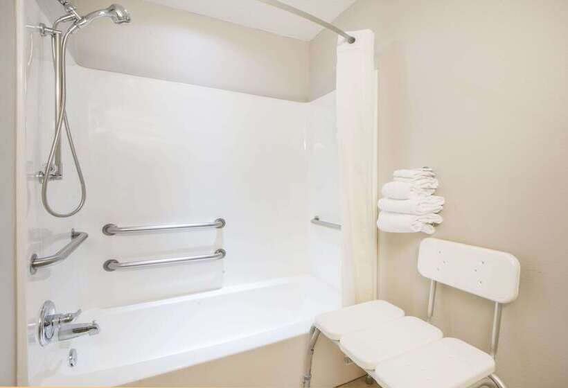 Microtel Inn & Suites Claremore