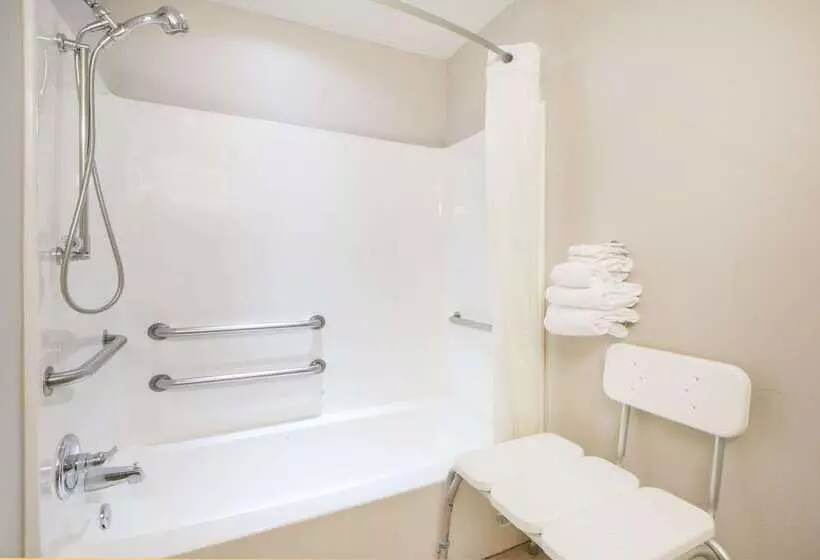 Microtel Inn & Suites Claremore