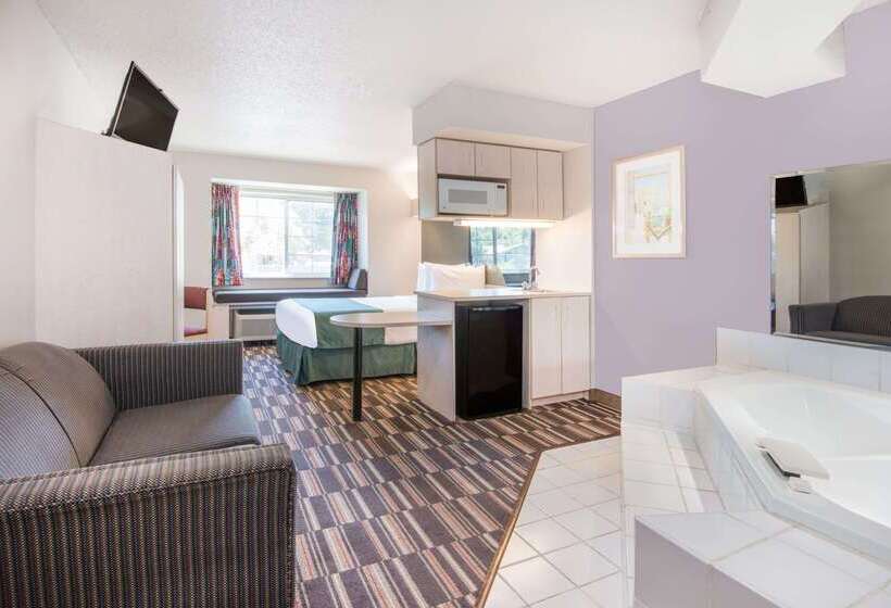 Microtel Inn & Suites Claremore