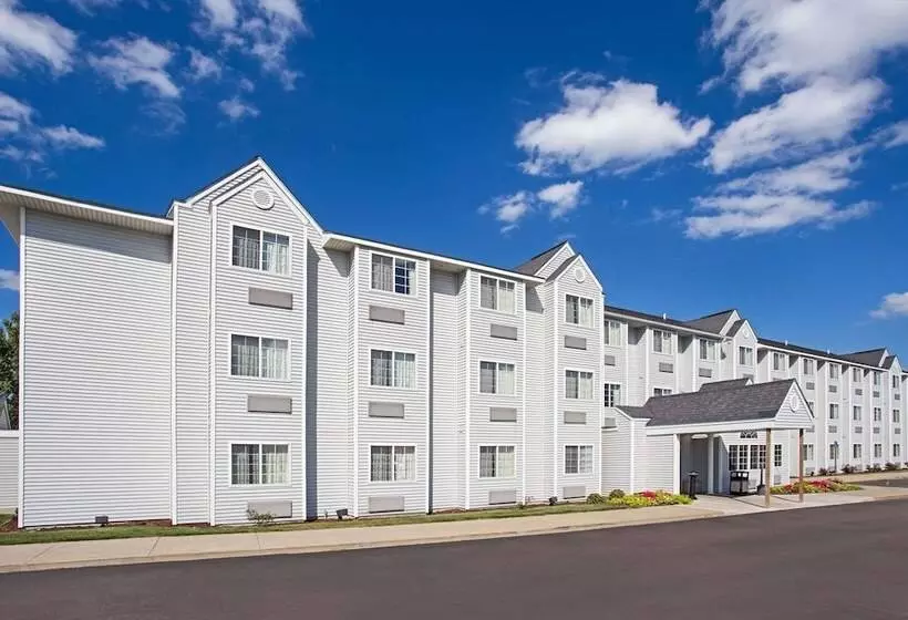 Microtel Inn & Suites By Wyndham Holland