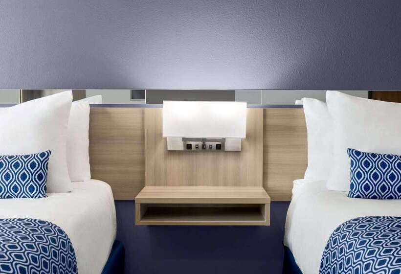 Microtel Inn & Suites Lincoln