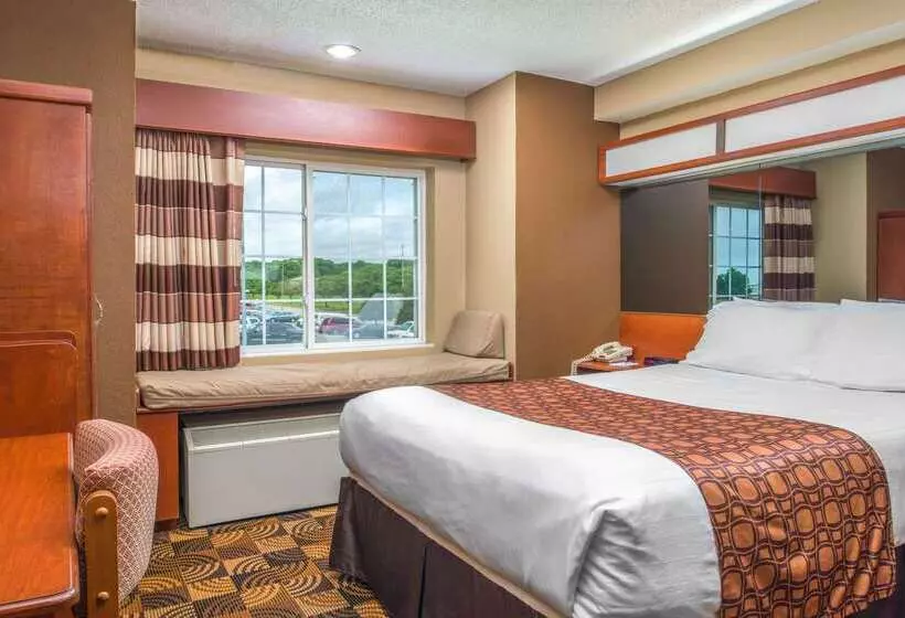 Microtel Inn & Suites Lincoln