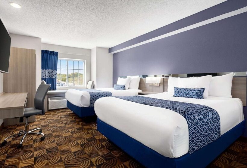 Microtel Inn & Suites Lincoln