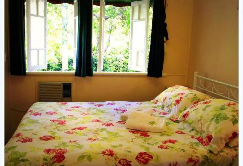 Coral Lodge Bed And Breakfast Inn
