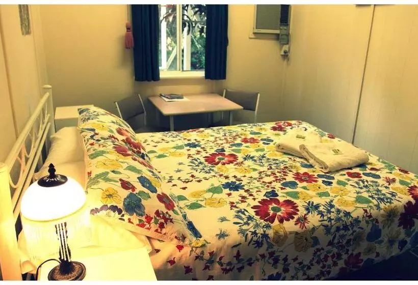 Coral Lodge Bed And Breakfast Inn