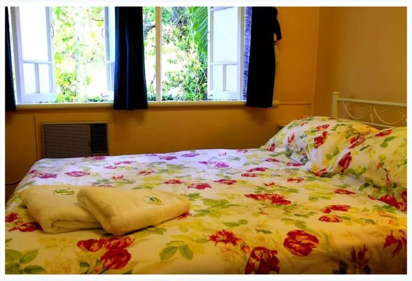 Coral Lodge Bed And Breakfast Inn