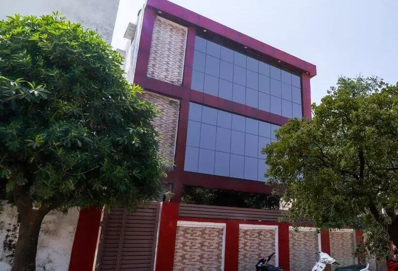 Super Hotel O Jankipuram Vikas Nagar