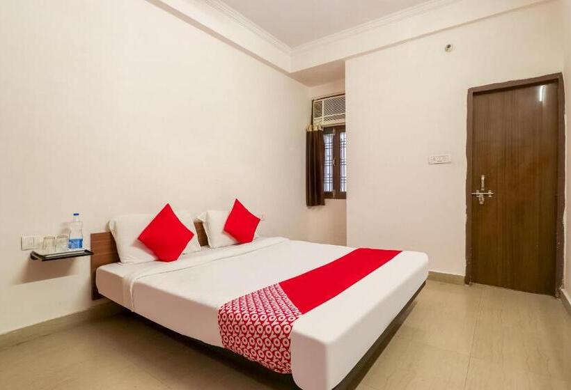 Super Hotel O Jankipuram Vikas Nagar