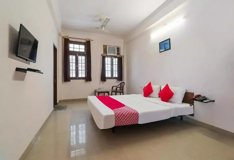 Super Hotel O Jankipuram Vikas Nagar