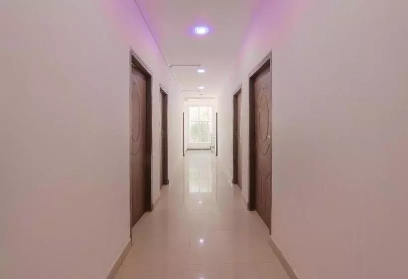 Super Hotel O Jankipuram Vikas Nagar