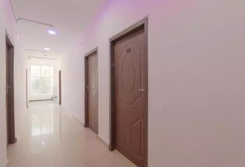 Super Hotel O Jankipuram Vikas Nagar