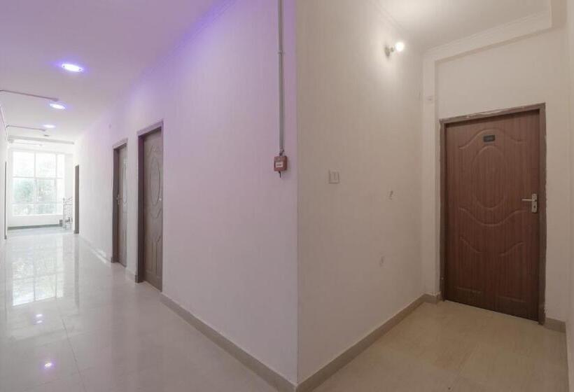 Super Hotel O Jankipuram Vikas Nagar